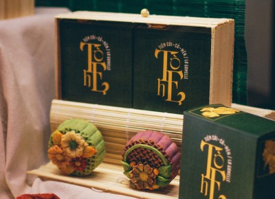 NỮ ĐẠO CHÍCH MÙA THU