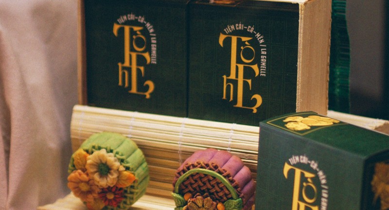 NỮ ĐẠO CHÍCH MÙA THU